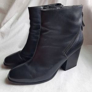 Alberto Fermani Viva Curved Zip Black Leather Ankle Booties Block Heel (10)